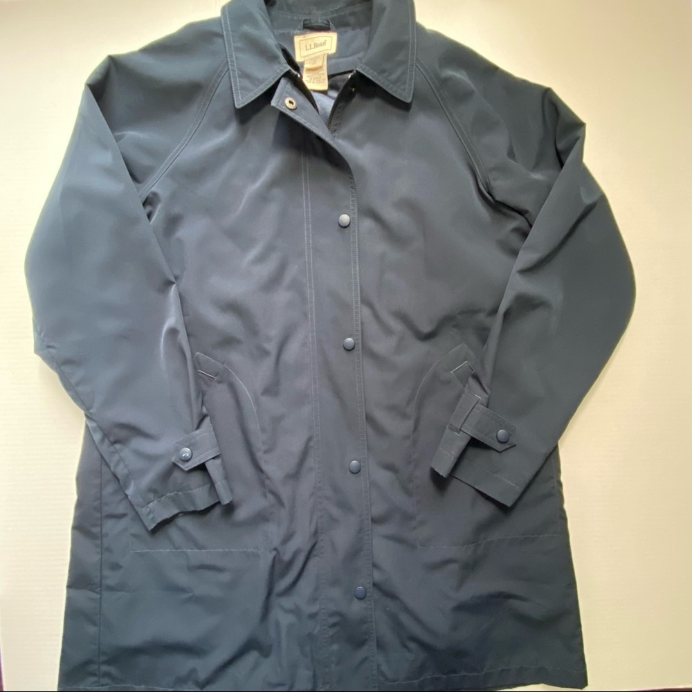 LL Bean Long Trench Rain Coat Jacket w/collar Navy Women’s Size: M (Regular) EUC